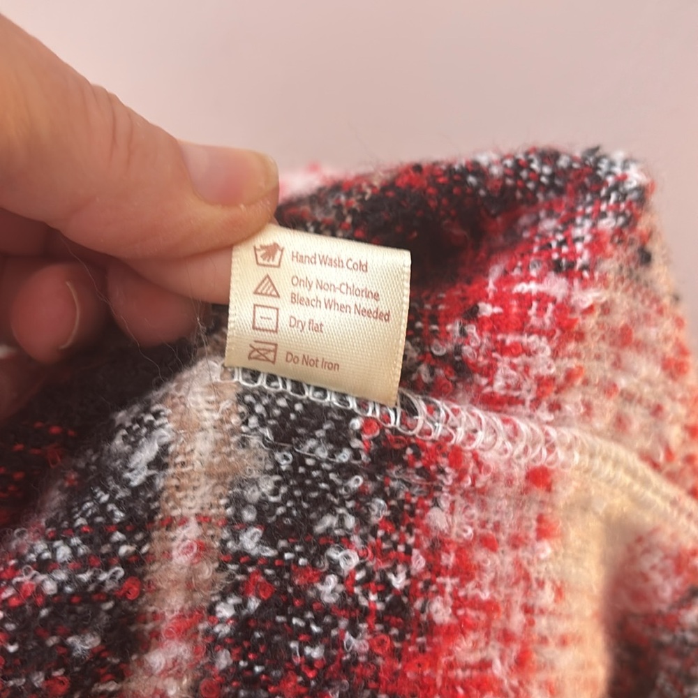 Beautiful warm scarf - Picture 9 of 9